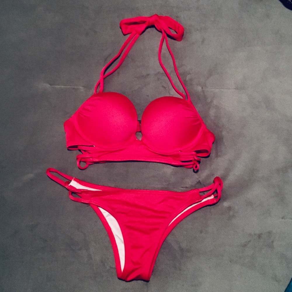 32A/S Victoria’s Secret Bombshell Bikini